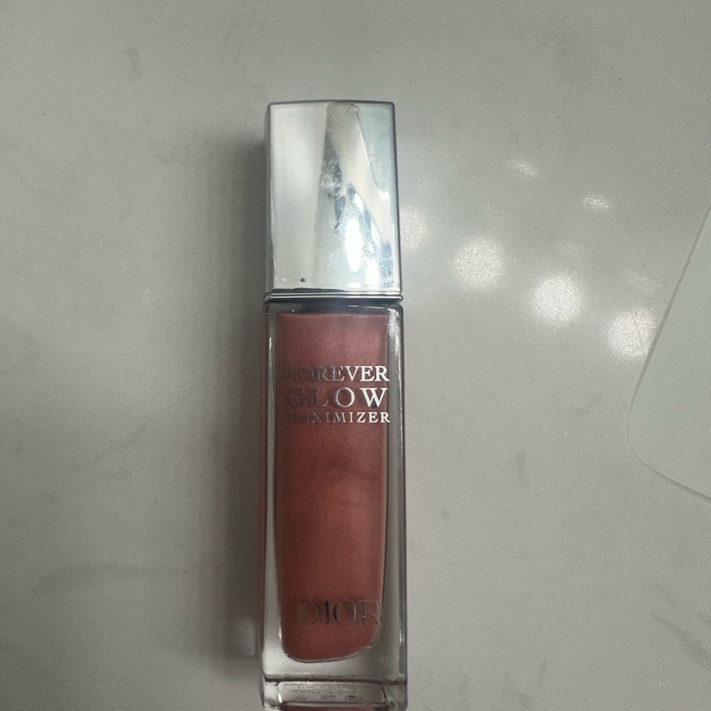 DIOR 
Forever Glow Maximizer Longwear Liquid Highlighter